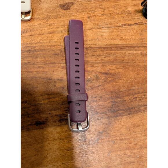 Fitbit Luxe OEM Charger and Replacement Bands (8) Bundle Including Siver Chain - Picture 10 of 10